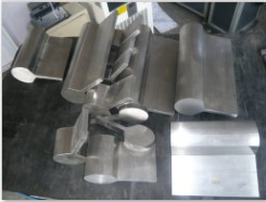 大R圓弧數(shù)控模具